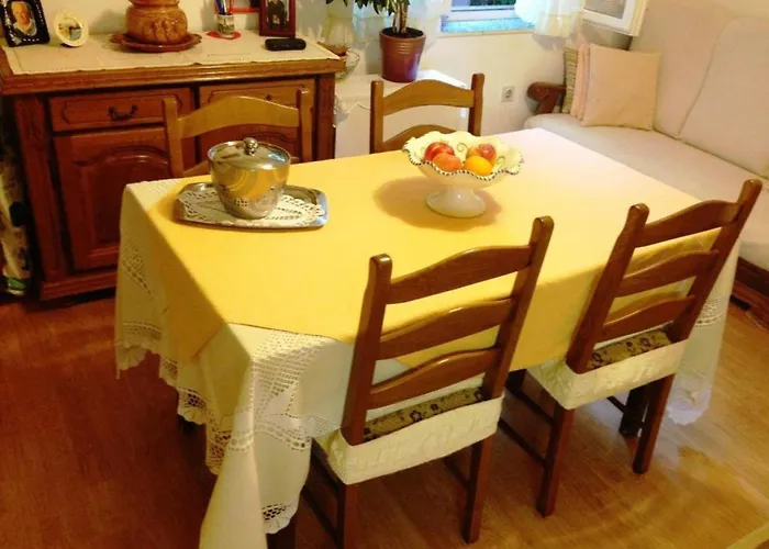 Ruza - Double With Shared Bathroom *